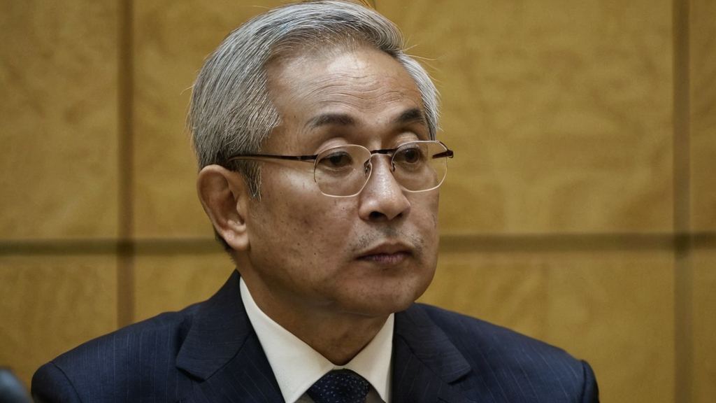李佳琦直播间突然消失引发猜测 国产青青草的青春旋律再现引争议